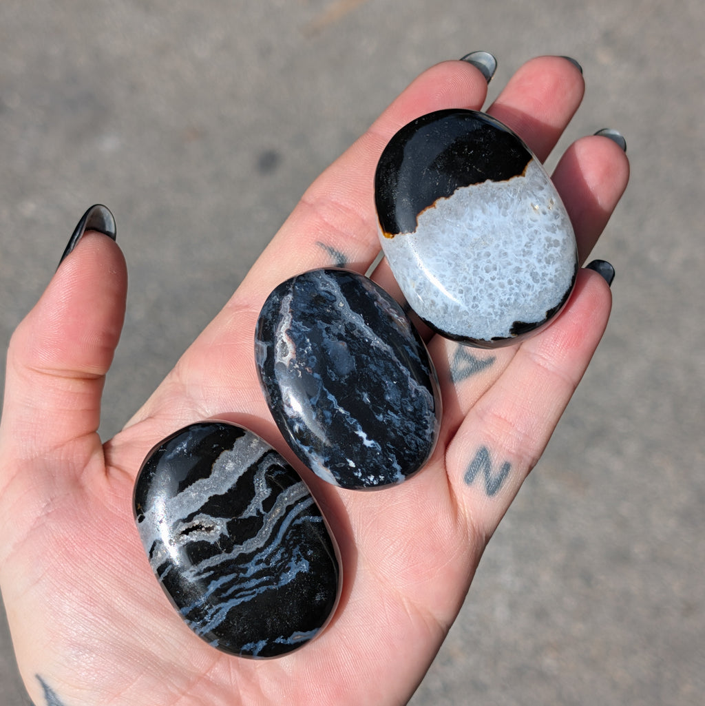 Black Sardonyx Palm Stones