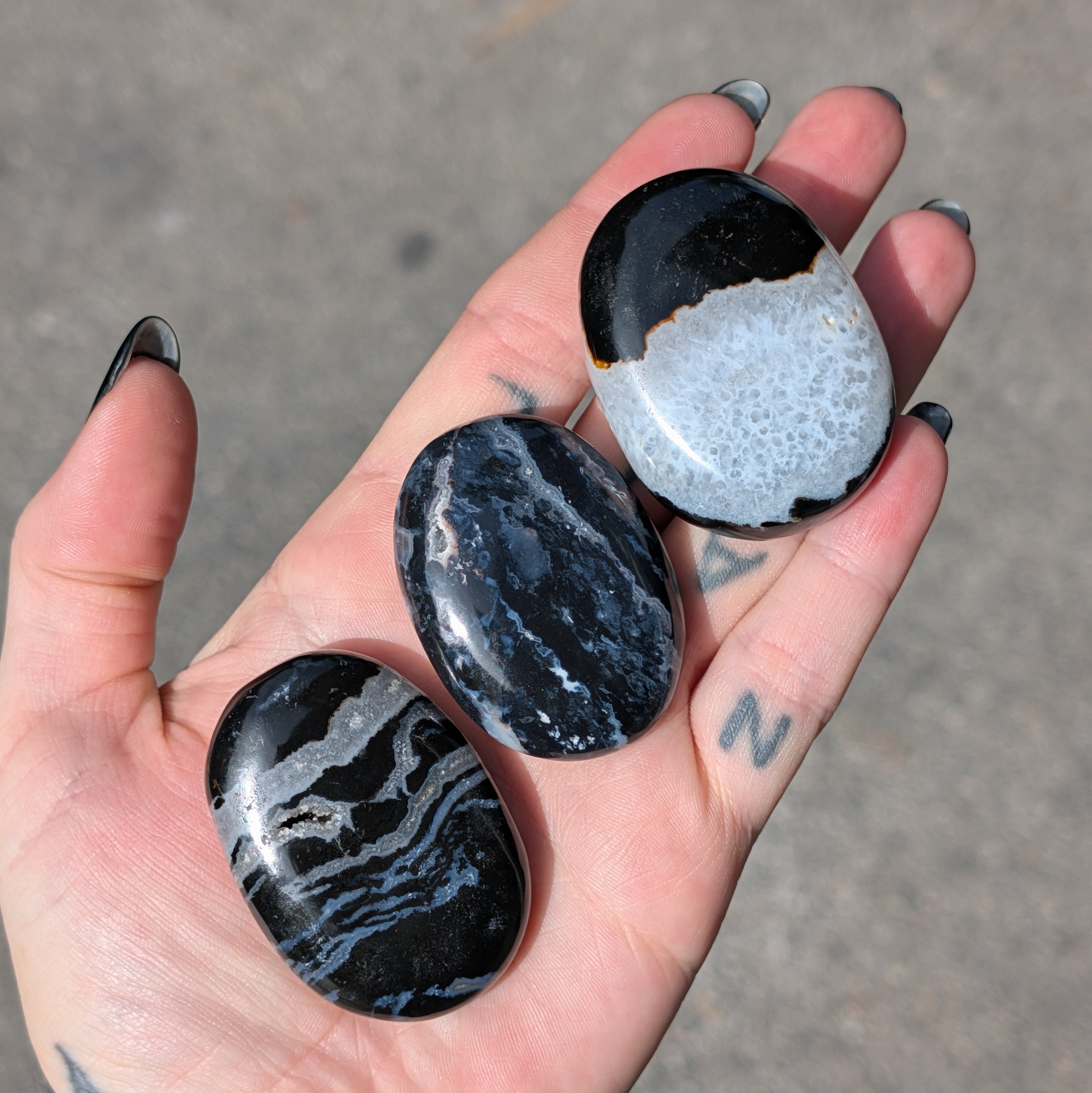 Black Sardonyx Palm Stones