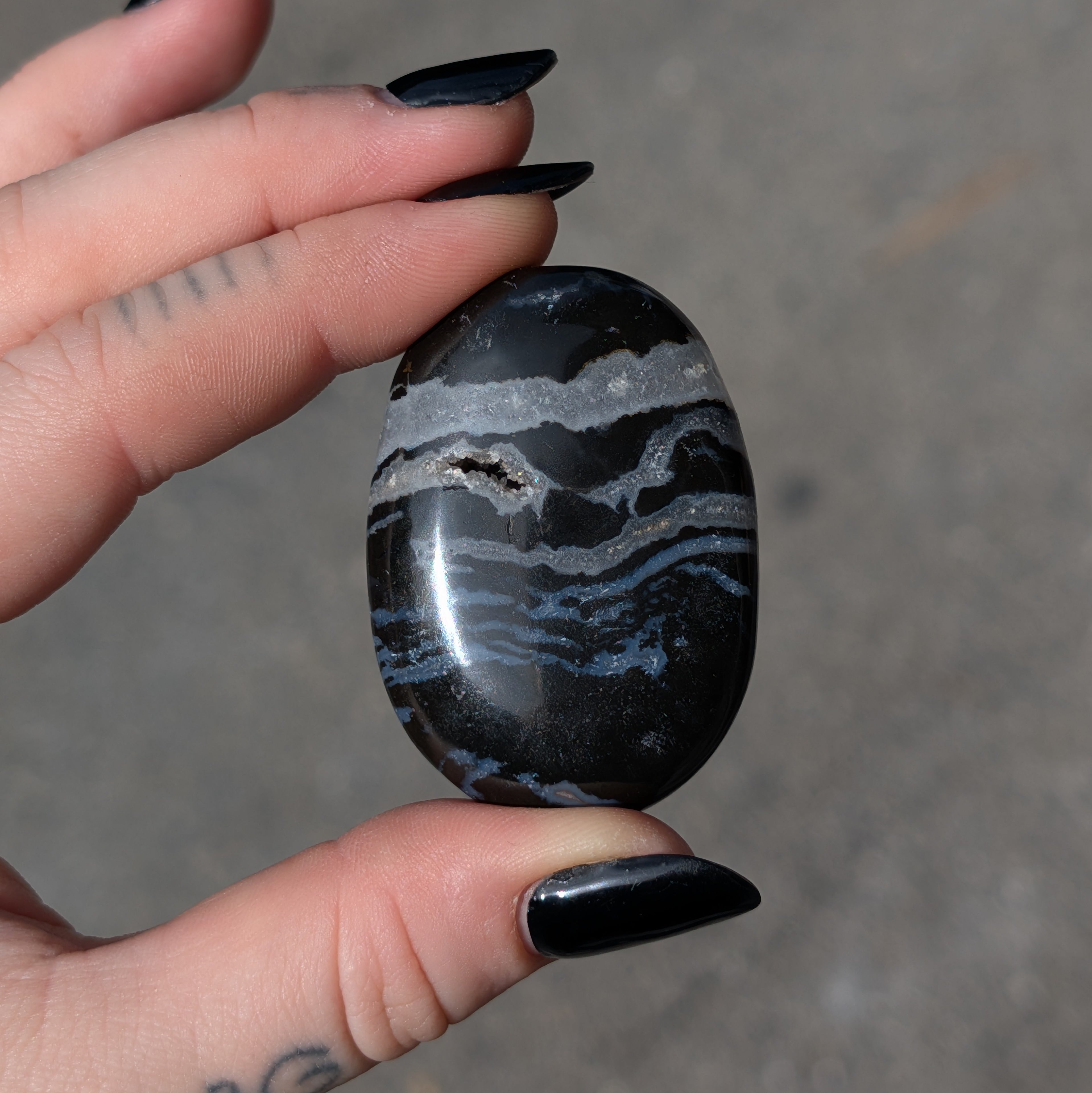 Black Sardonyx Palm Stones