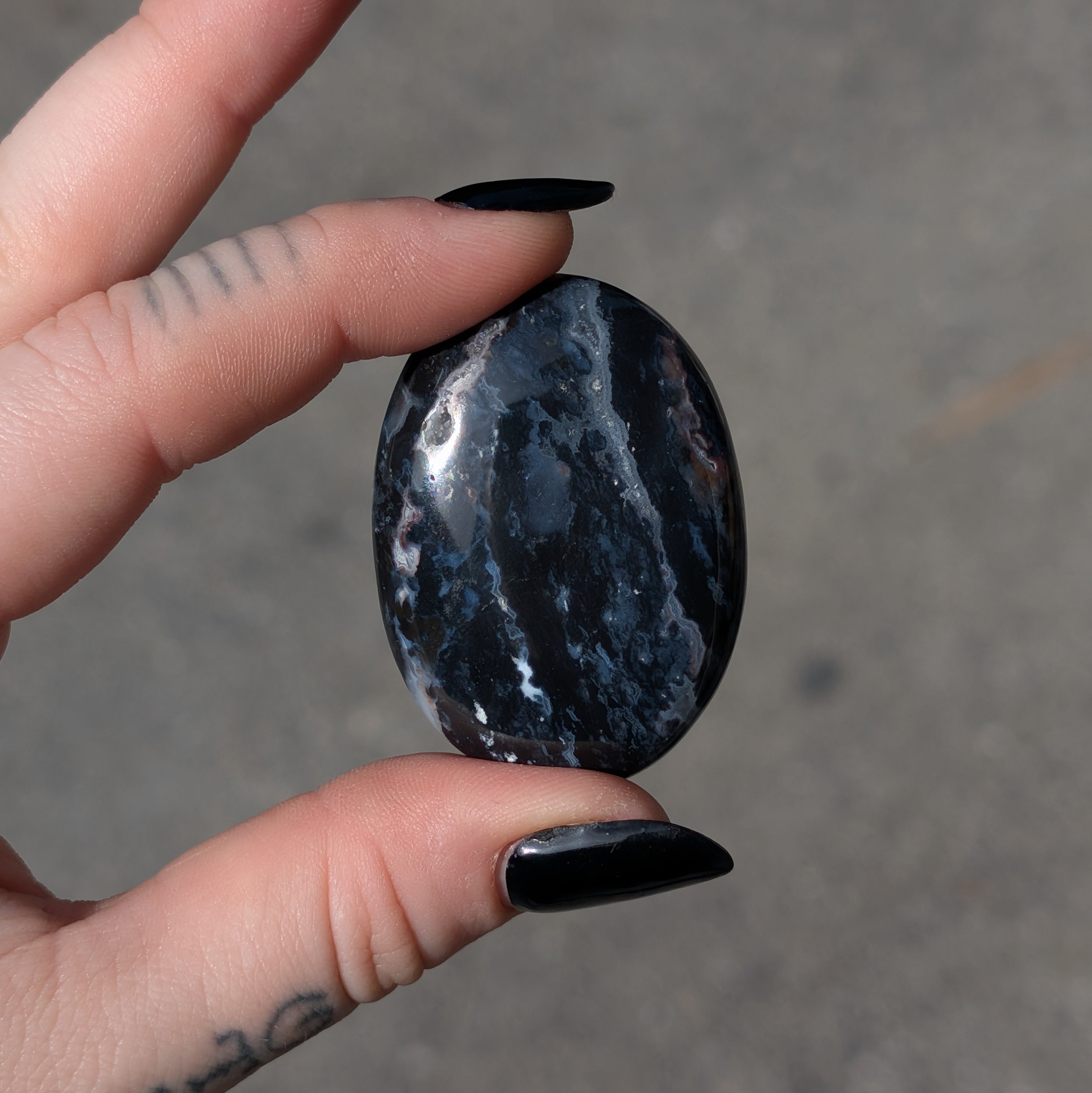 Black Sardonyx Palm Stones