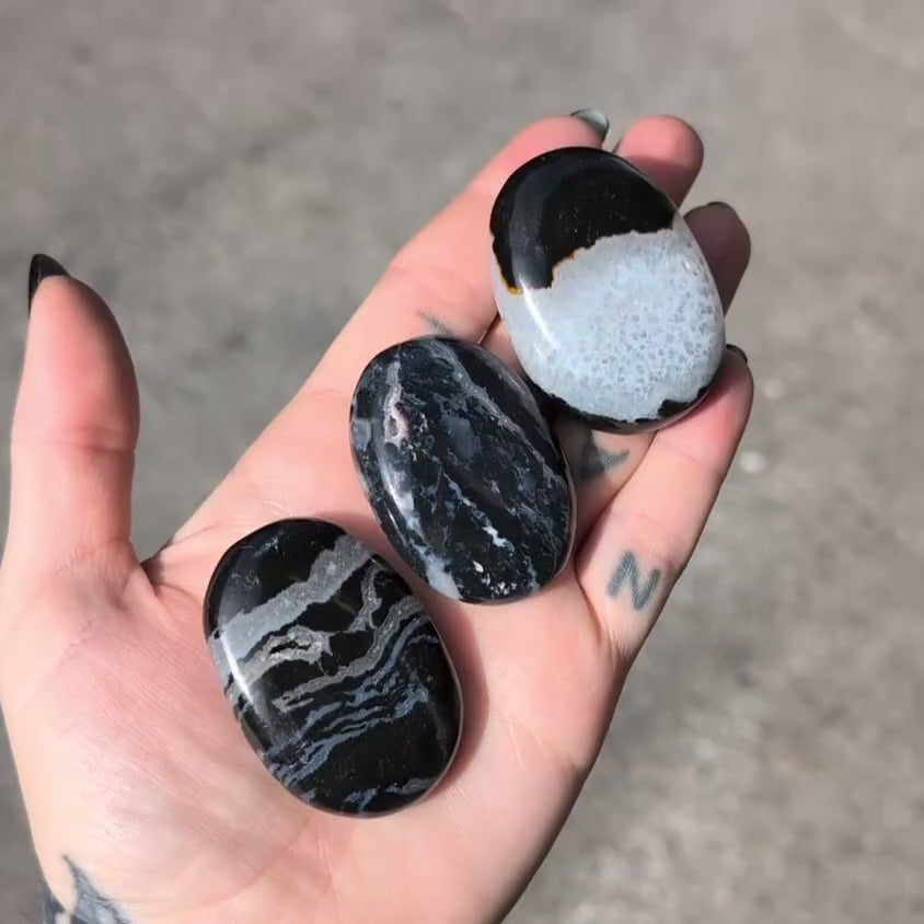 Black Sardonyx Palm Stones